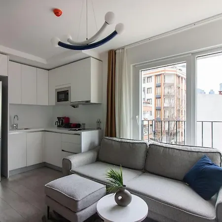 New Bright Corner 1 Bedroom W Parking #17b Lejlighed *